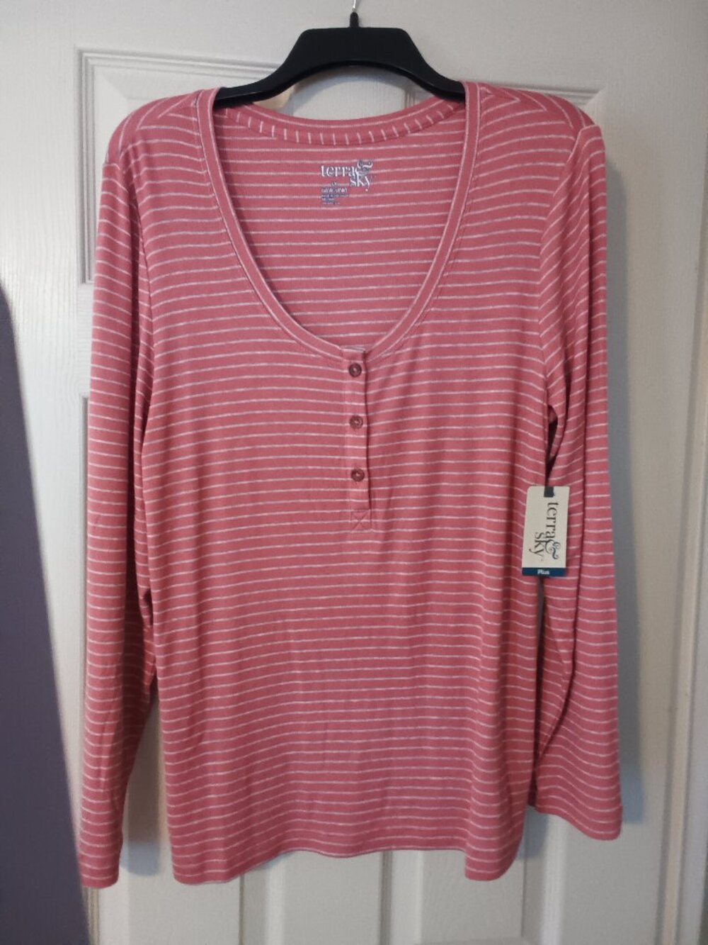 TERRA & SKY PLUS Size Top - NWT!!